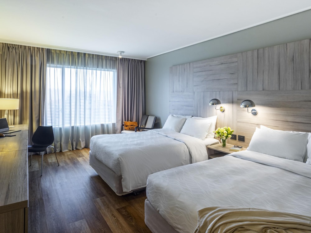 Pullman Santiago Vitacura 15/50