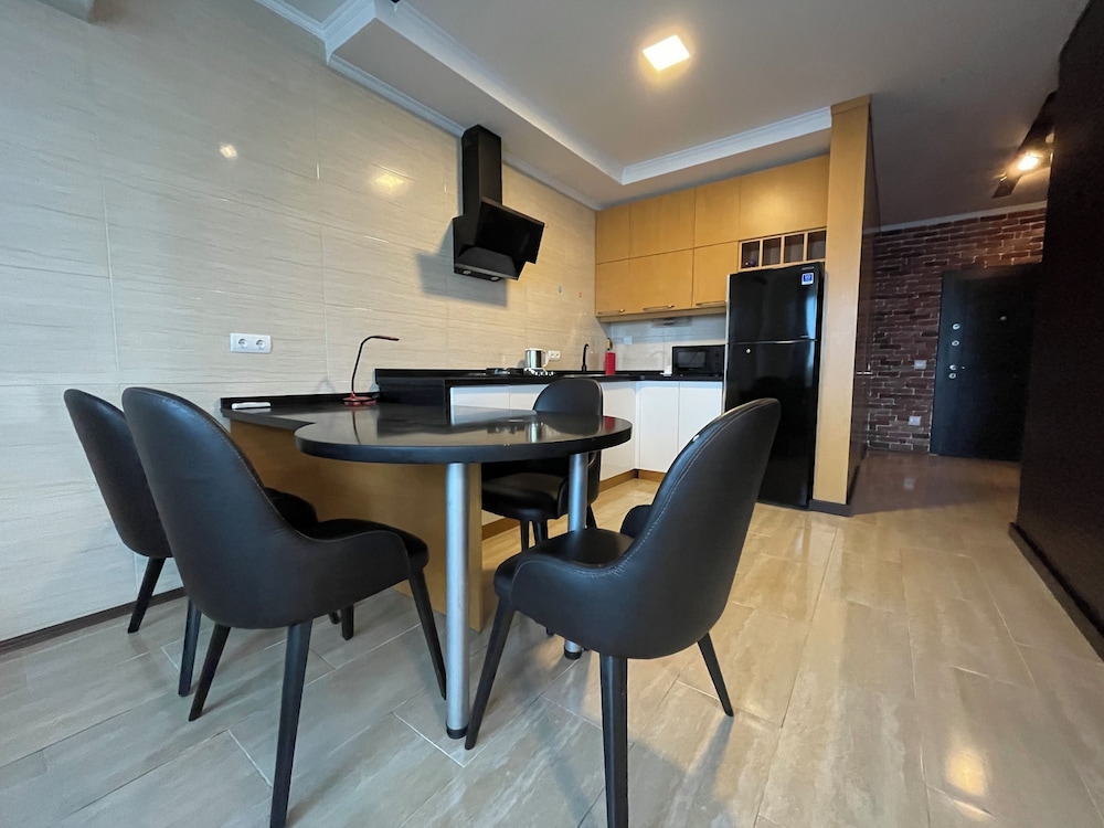 Batumi Real Lux 27/50