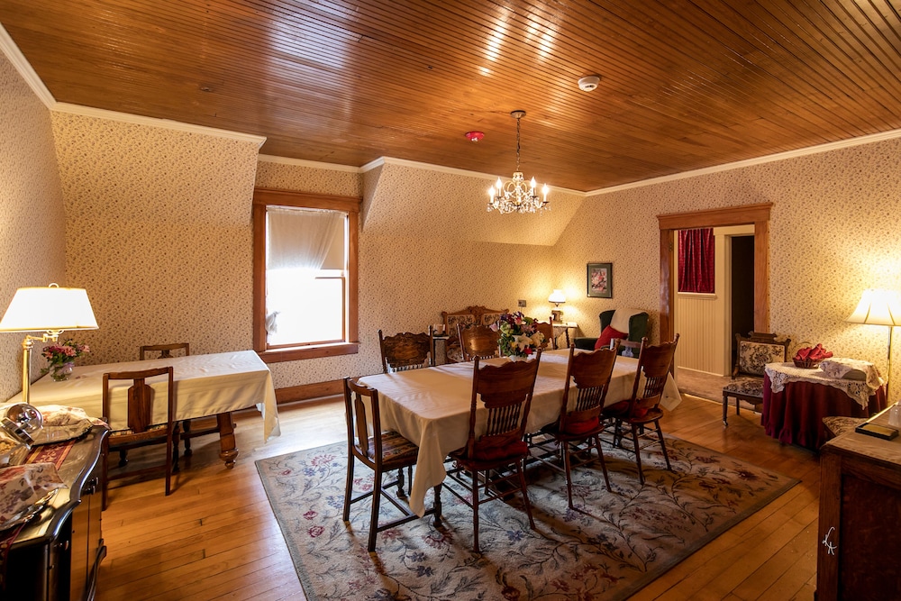 McCloud River Inn 32/50
