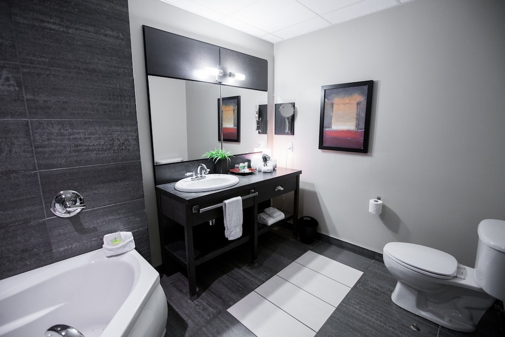 Grand Times Hotel Quebec City Airport 12/60