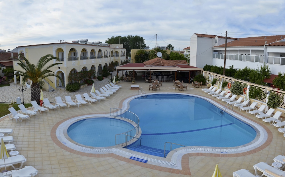 Konstantina Apartments 5/35