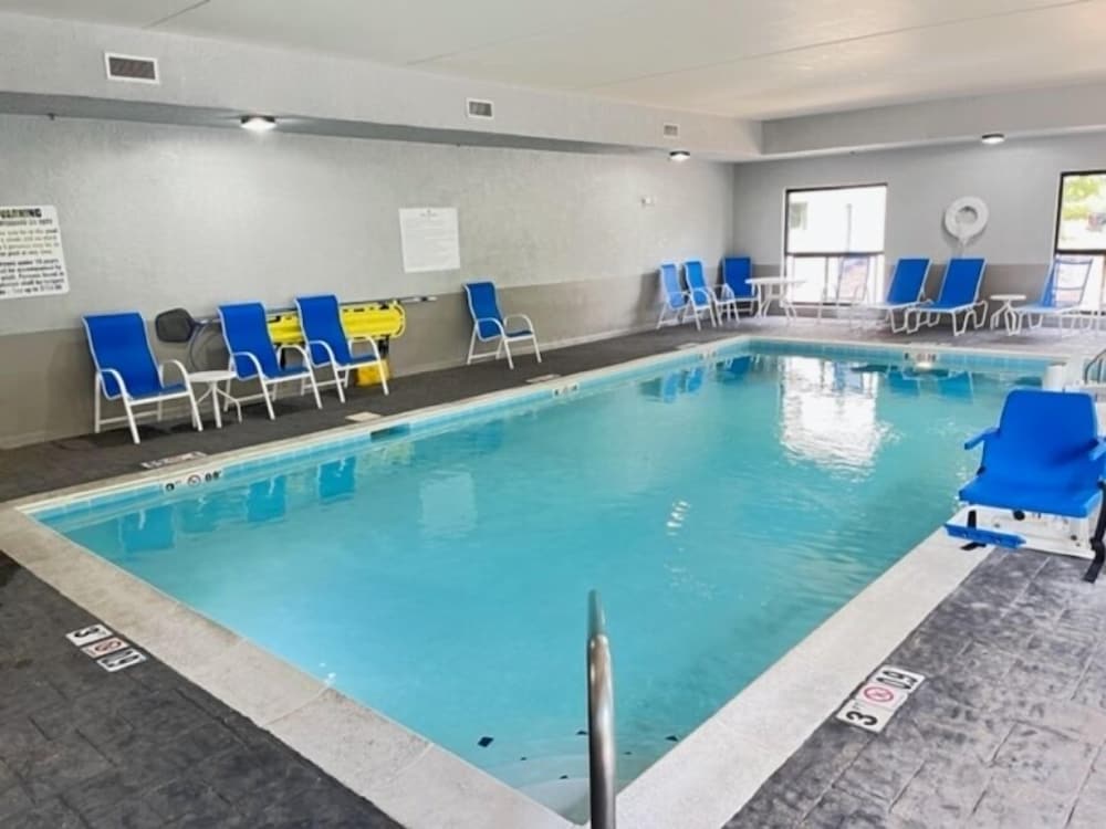 Hampton Inn Suites Louisville 25/46