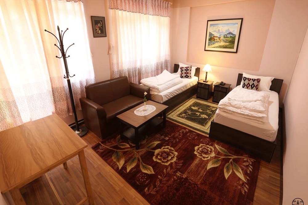 Hotel Aarya Khasti 18/33