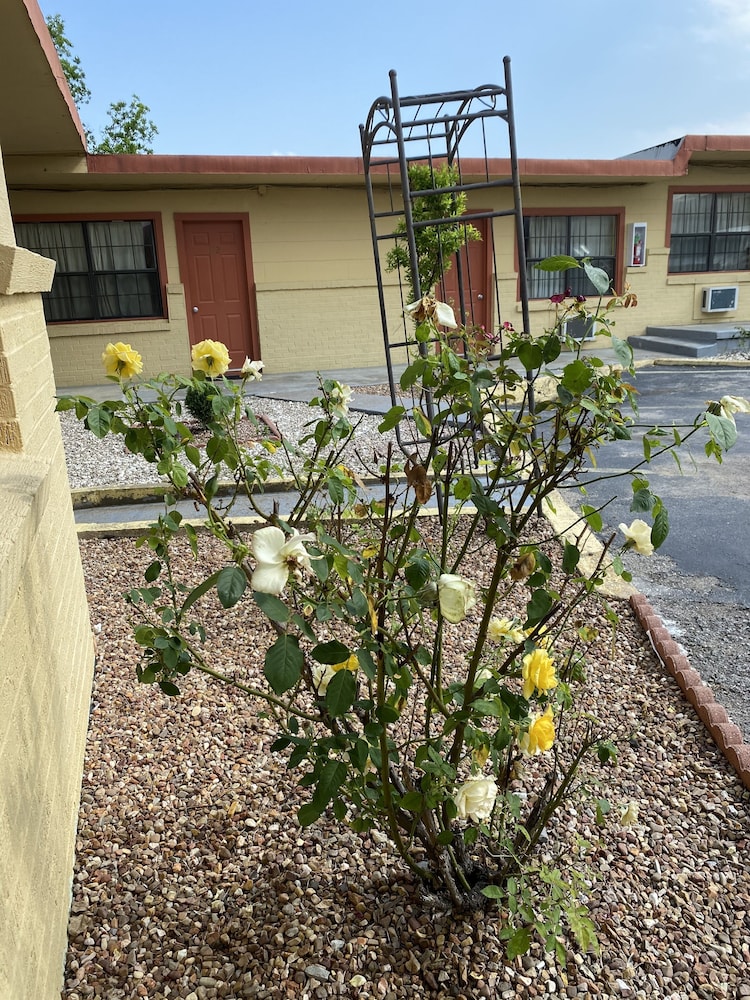 Madill Inn 27/32