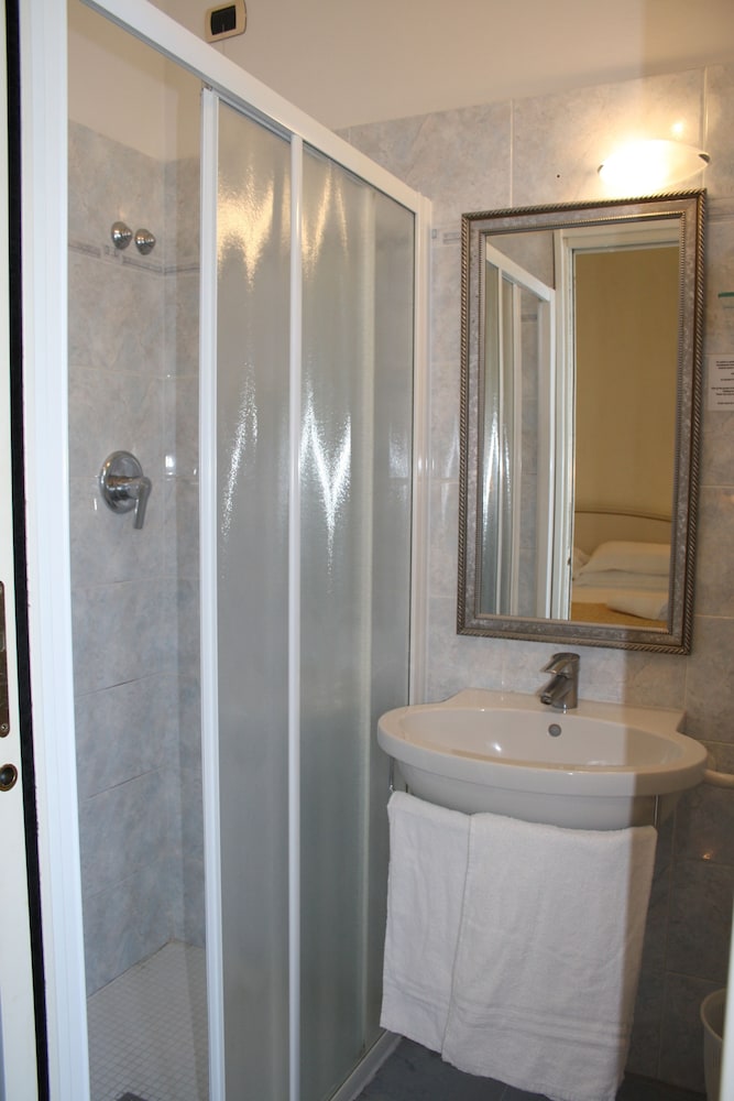 Gaston Hotel 45/45