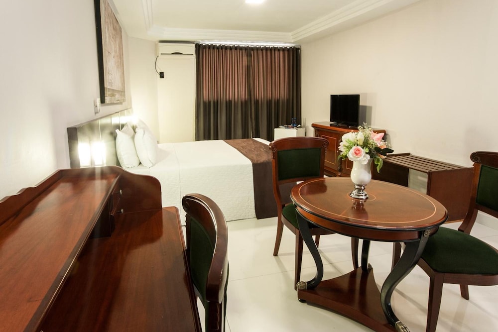 Crystal Plaza Hotel 36/47