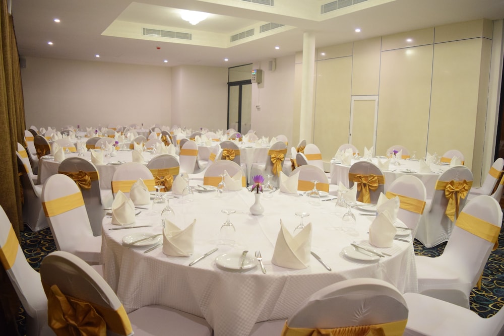 Anarva Mount Lavinia 30/38