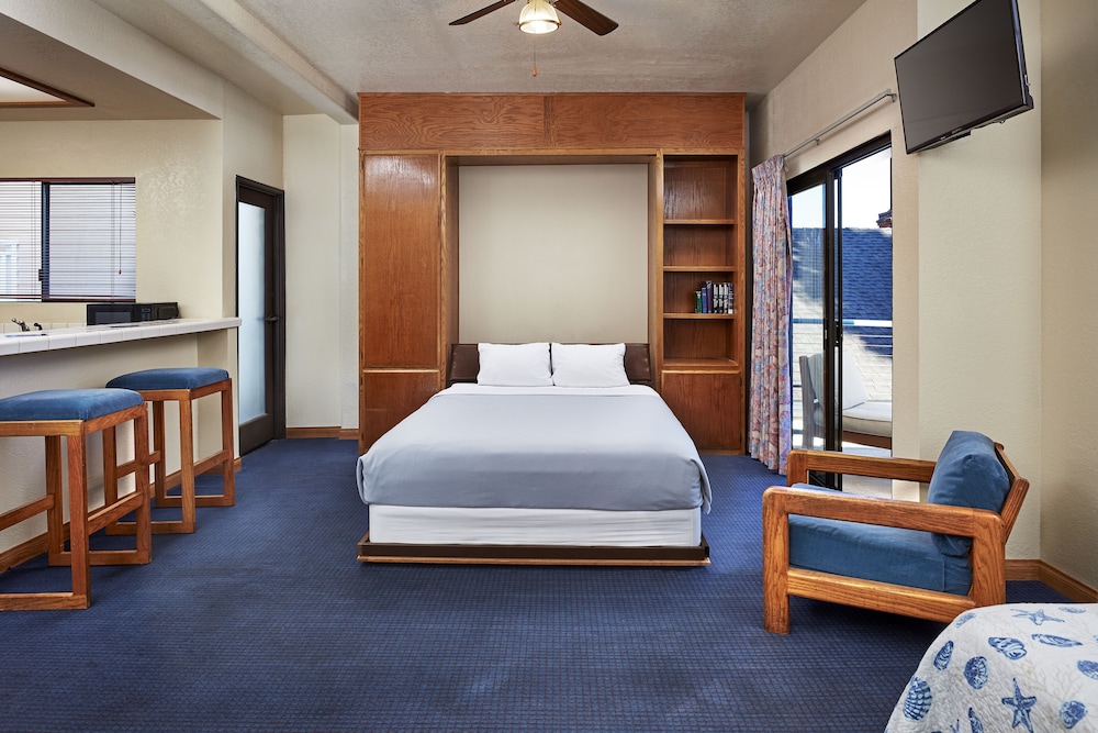 Suite, Murphy Bed, Queen Bed