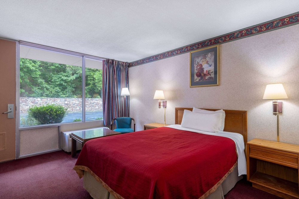 Room, Double Bed, Smoking, Accessible