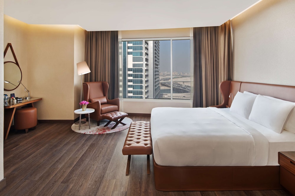 Radisson Blu Dubai Canal View 51/75
