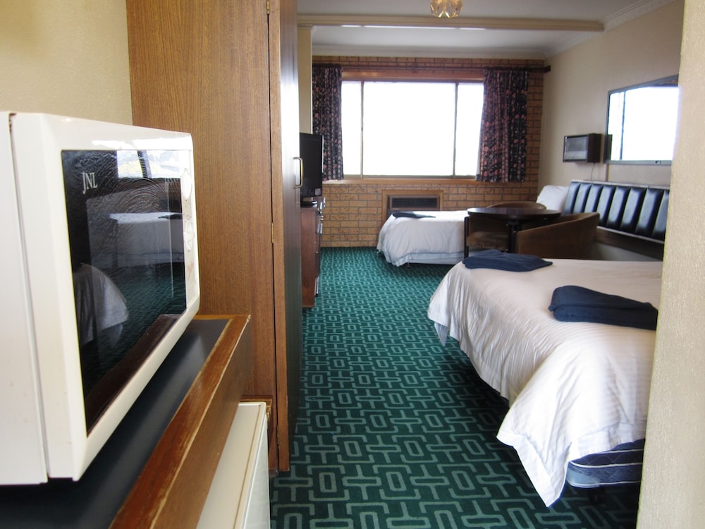 Canberra Lyneham Motor Inn 26/48