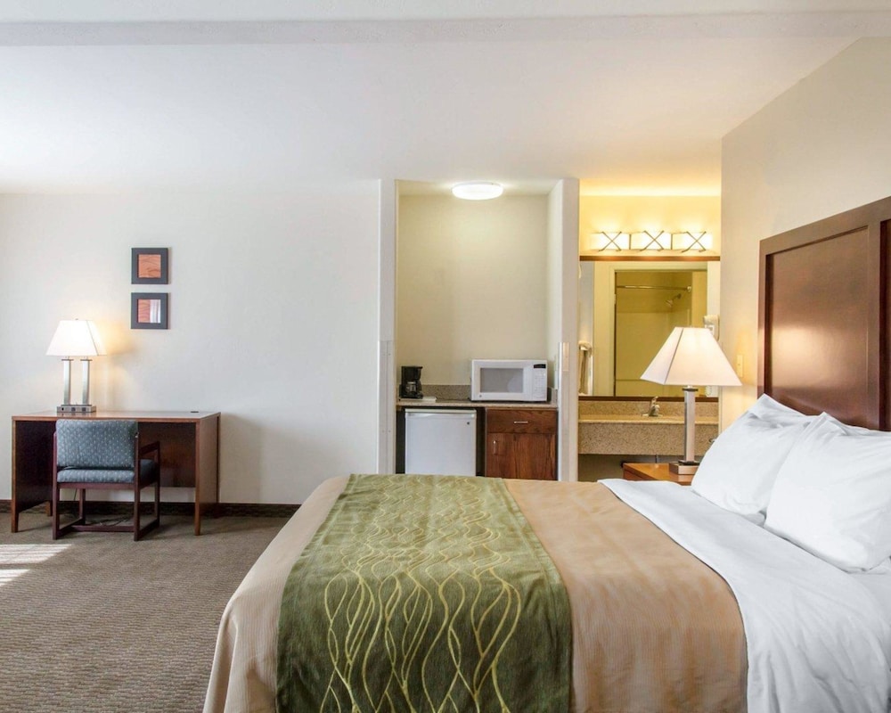 Quality Inn & Suites Vail Valley 9/35