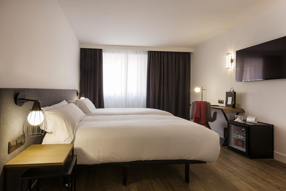 Yomo Centric Hotel 10/50