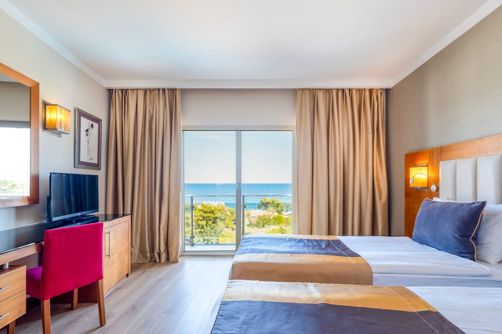 Standard, Sea View