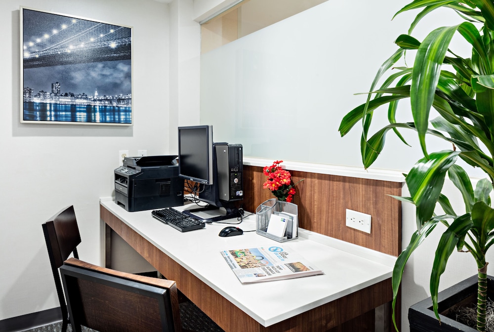 Holiday Inn Express Brooklyn 23/29