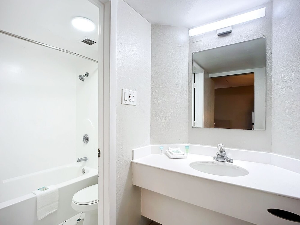 Motel 6 Jacksonville Fl Airport Area South 58/60