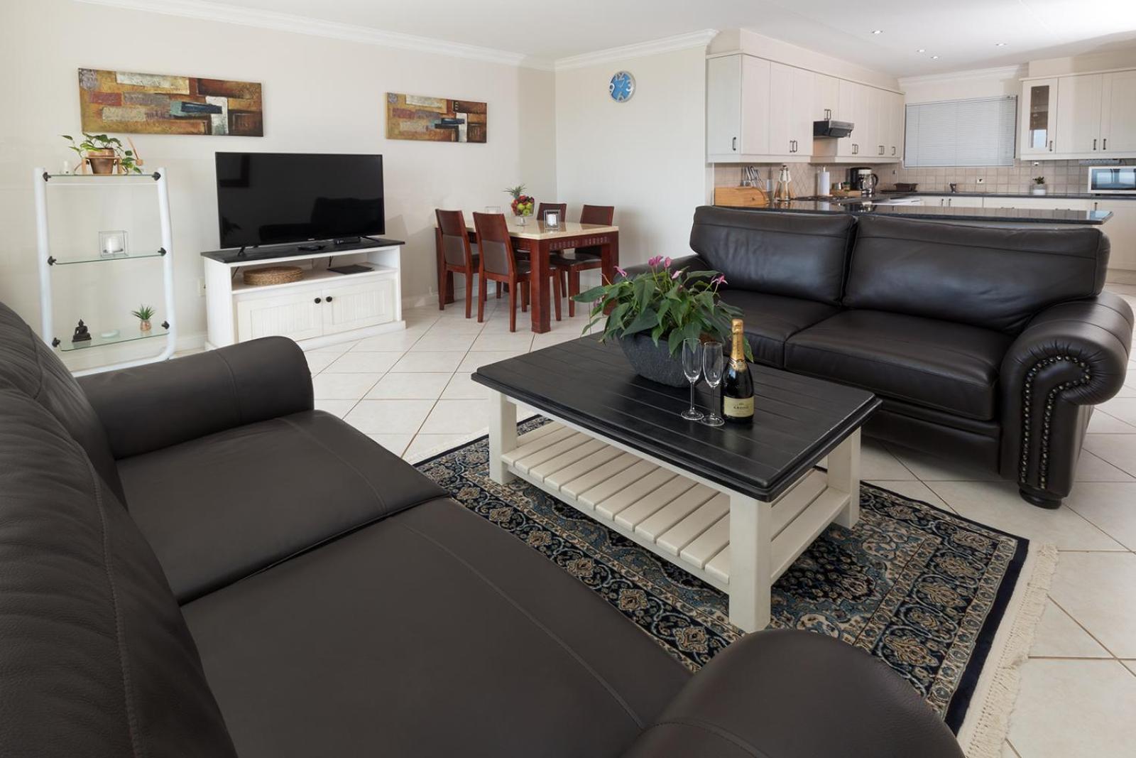 Main Beach Penthouse 7/14