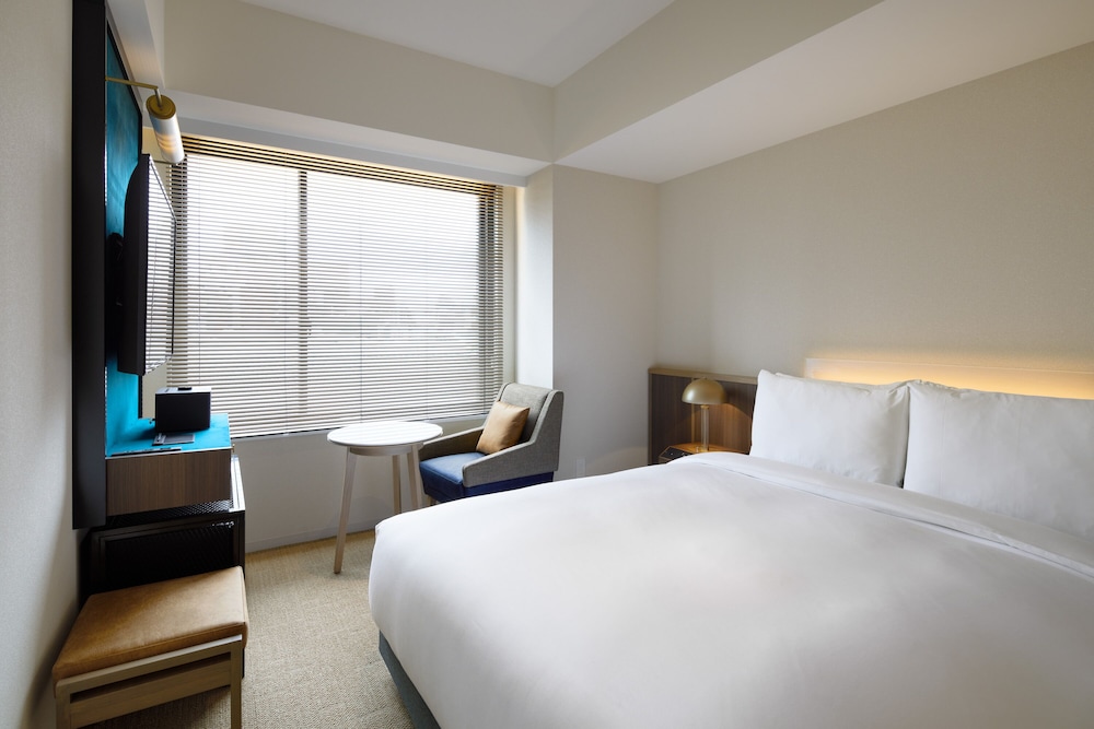ROOM, DOUBLE BED