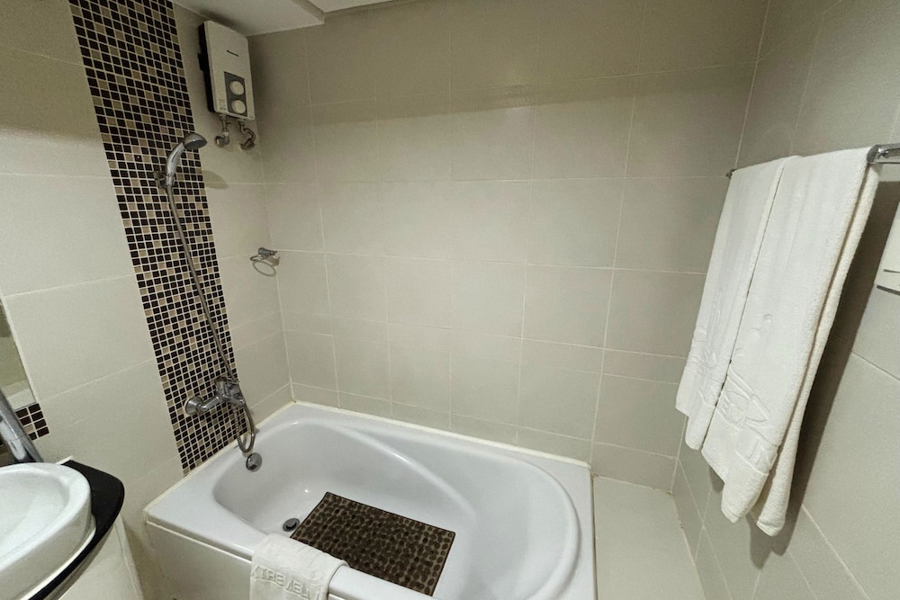 Extremeli Suites 64/65