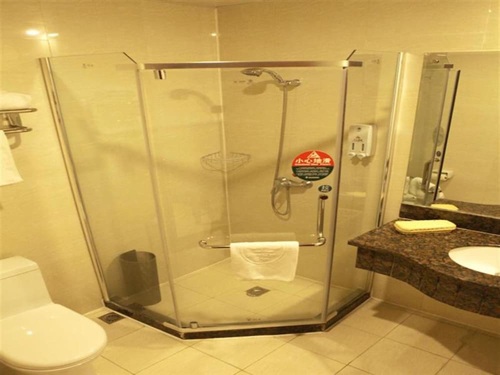 Greentree Inn Zhenjiang Gaotie Wanda Square Express Hotel 11/26