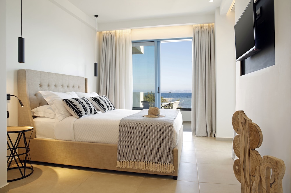 Oasis Beach Hotel Spa 26/76