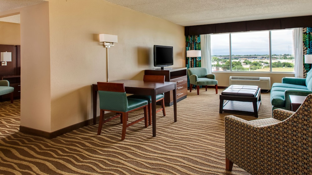 Holiday Inn Hotel And Suites Overland Park West 40/78