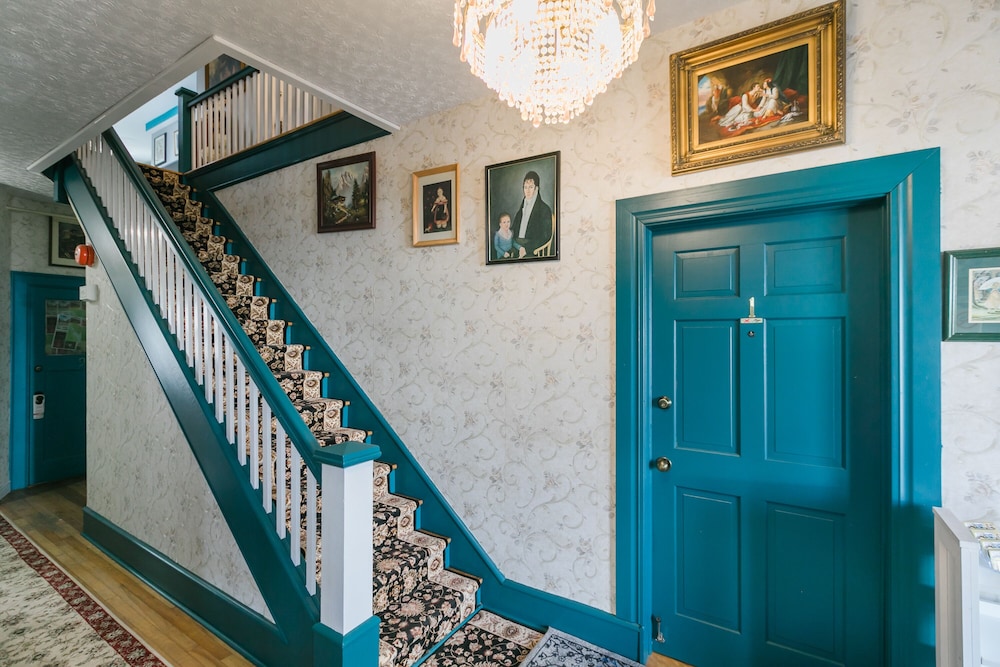 Prince Street Suites 1/50