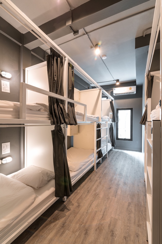 The Cocoon Hostel 45/49