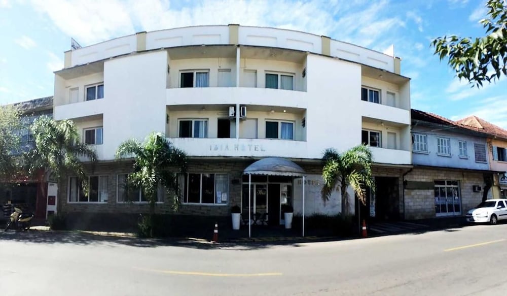 Ibia Hotel 17/18