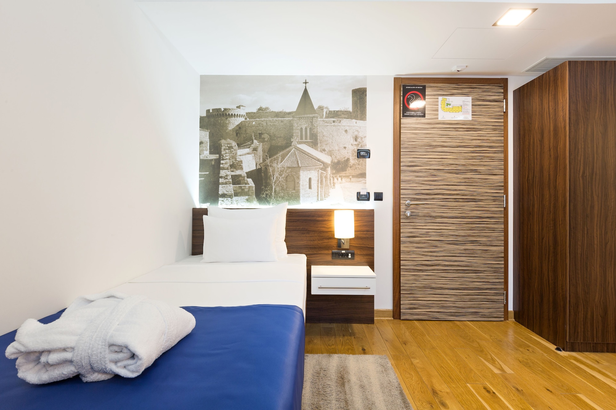 ROOM, SINGLE, DOUBLE BED
