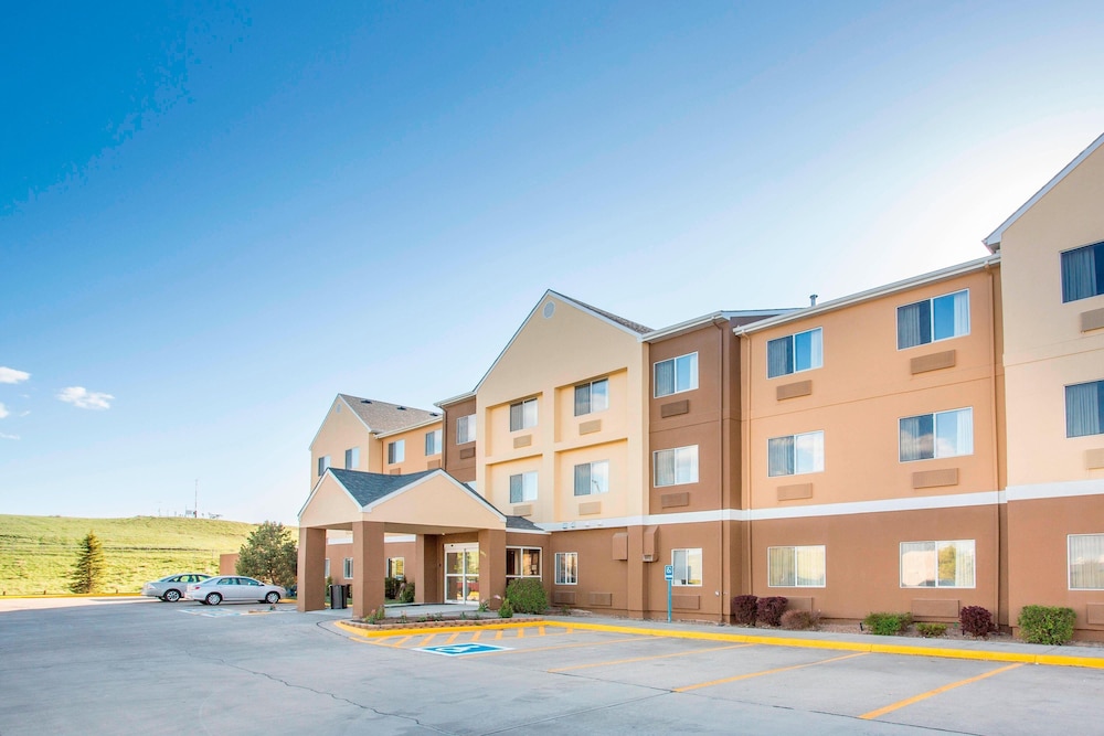 Fairfield Inn Suites Cheyenne 2/20