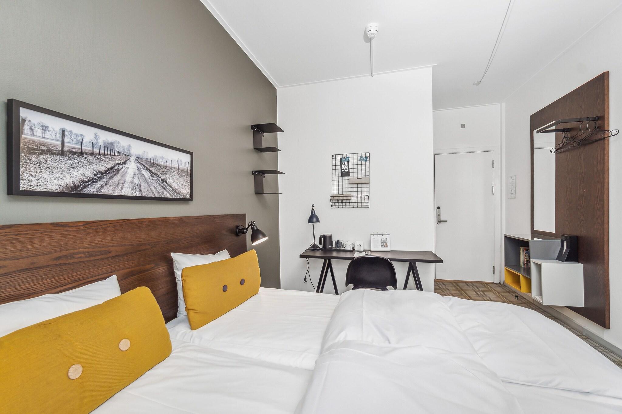 Room, King and Twin Beds