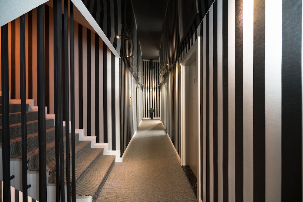 Basel Hotel 8/50