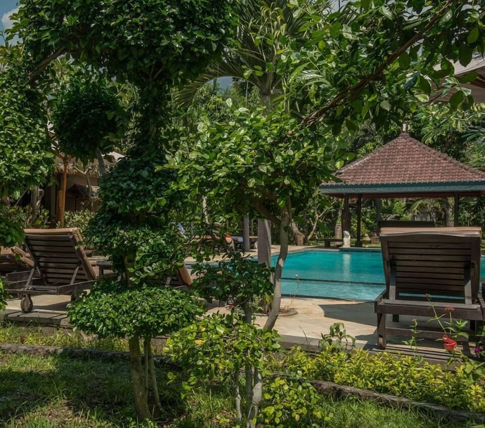 Tirta Sari Bungalows 9/66