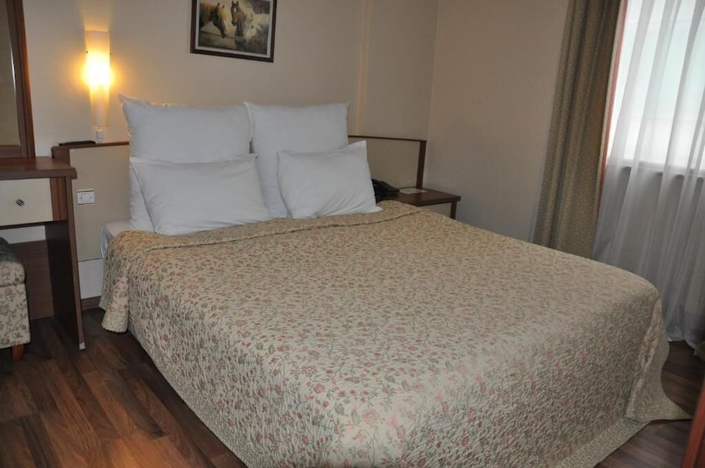 Diapolis Hotel 11/50