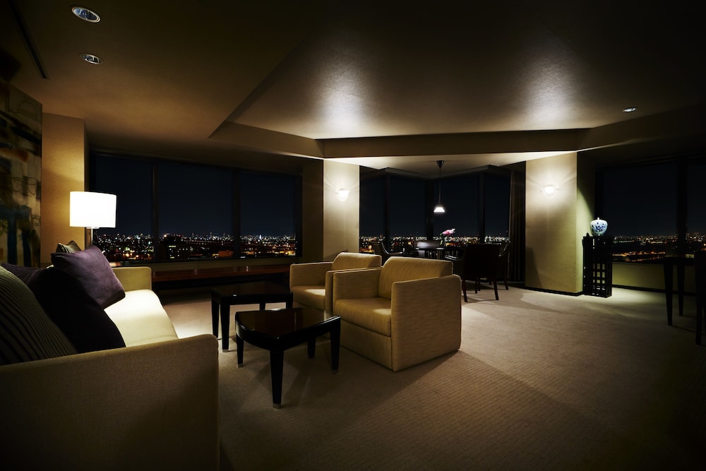 Grand Prince Hotel Osaka Bay 79/91