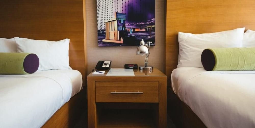 Whitney Peak Hotel Reno, Tapestry Collection by Hilton 8/46