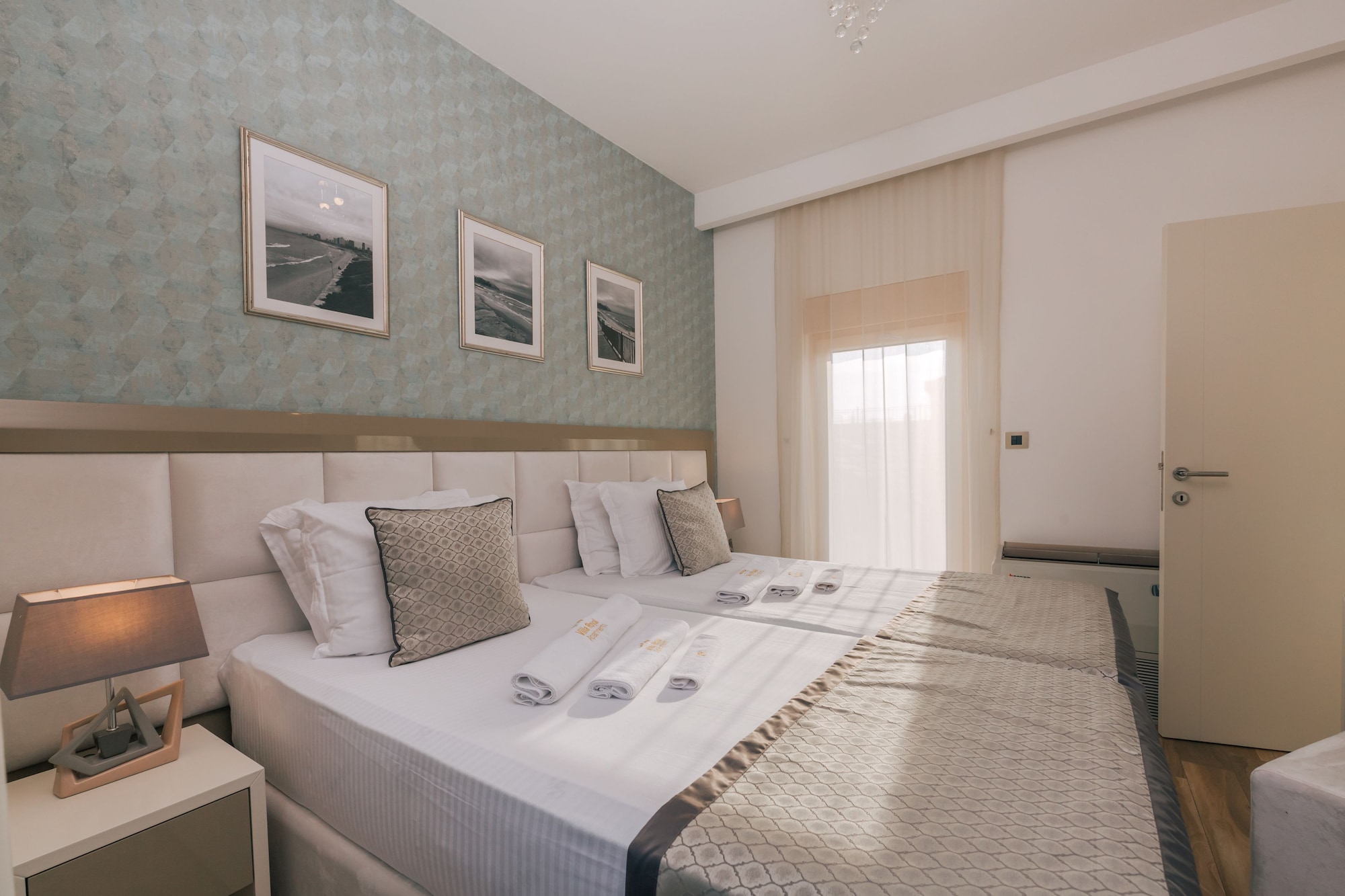 DELUXE, APARTMENT, TERRACE