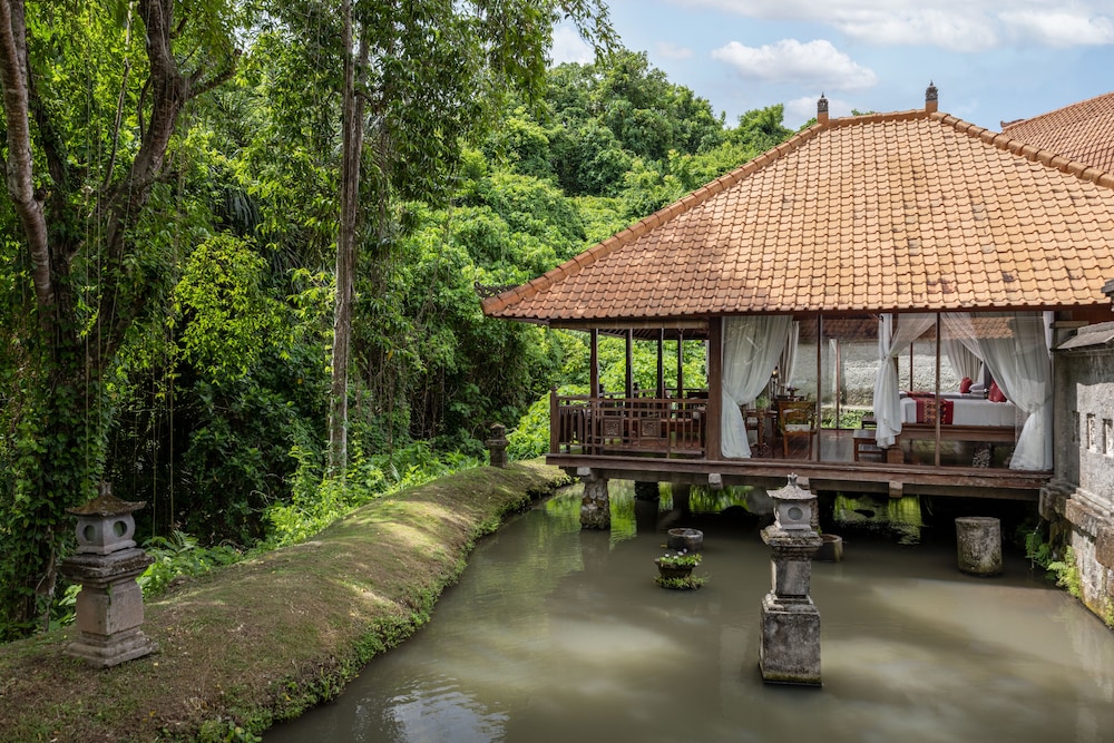 Santi Mandala Villa And Spa 137/140