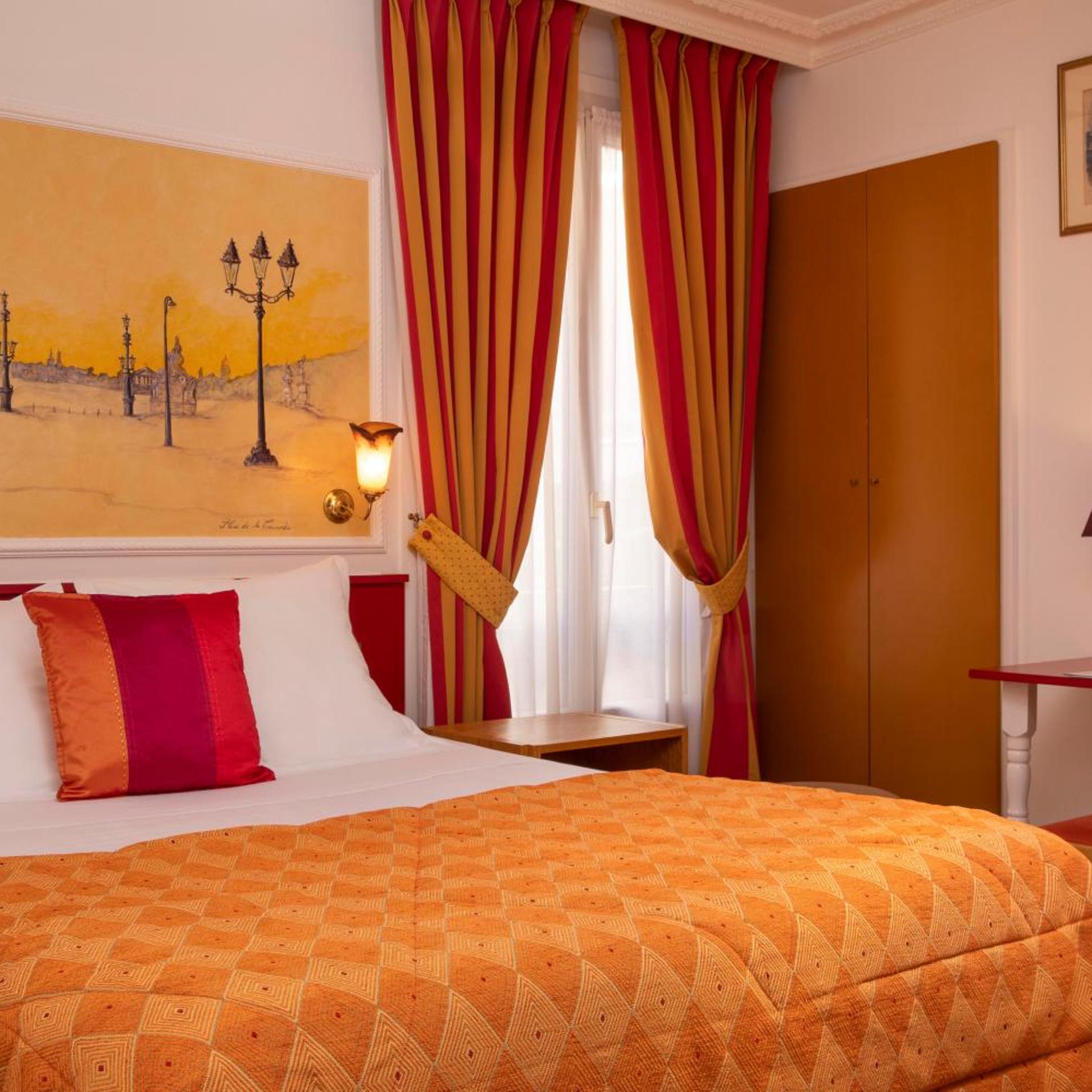 غرفة مفردة بسرير مزدوج
