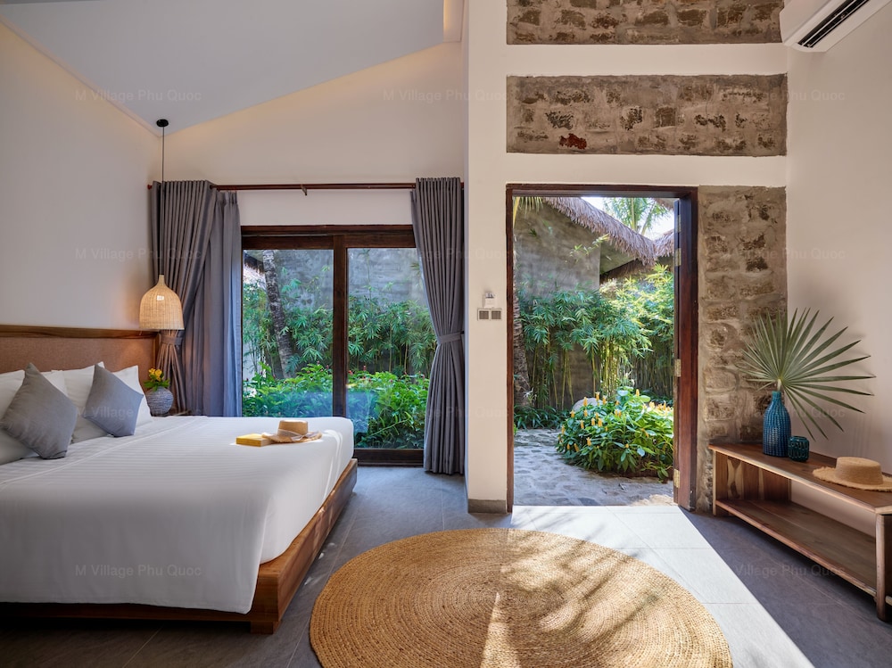Garden, House, King Bed