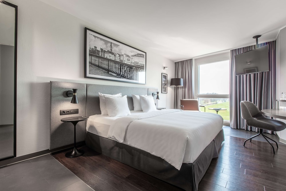 Radisson Hotel Zurich Airport 20/70