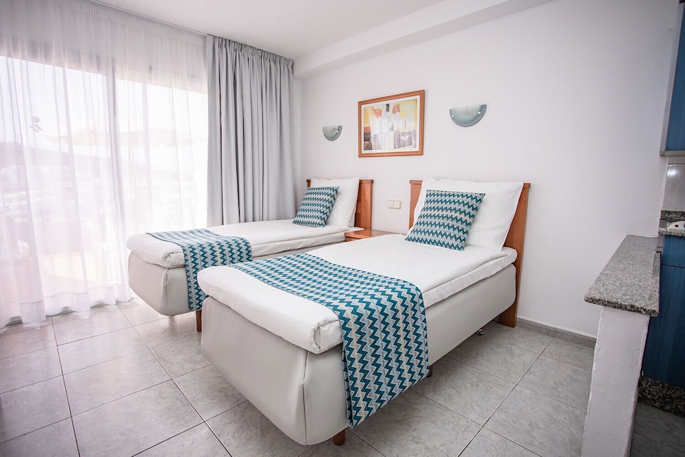 Servatur Montebello Apartments 27/73