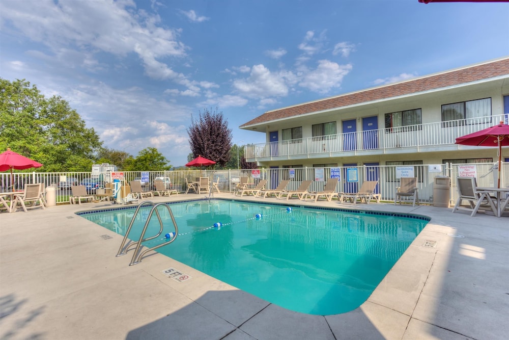 Motel6 Troutdale, OR - Portland East 7/59