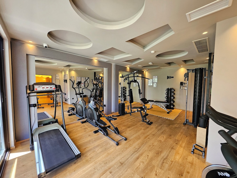 Petousis Hotel & Suites 20/50
