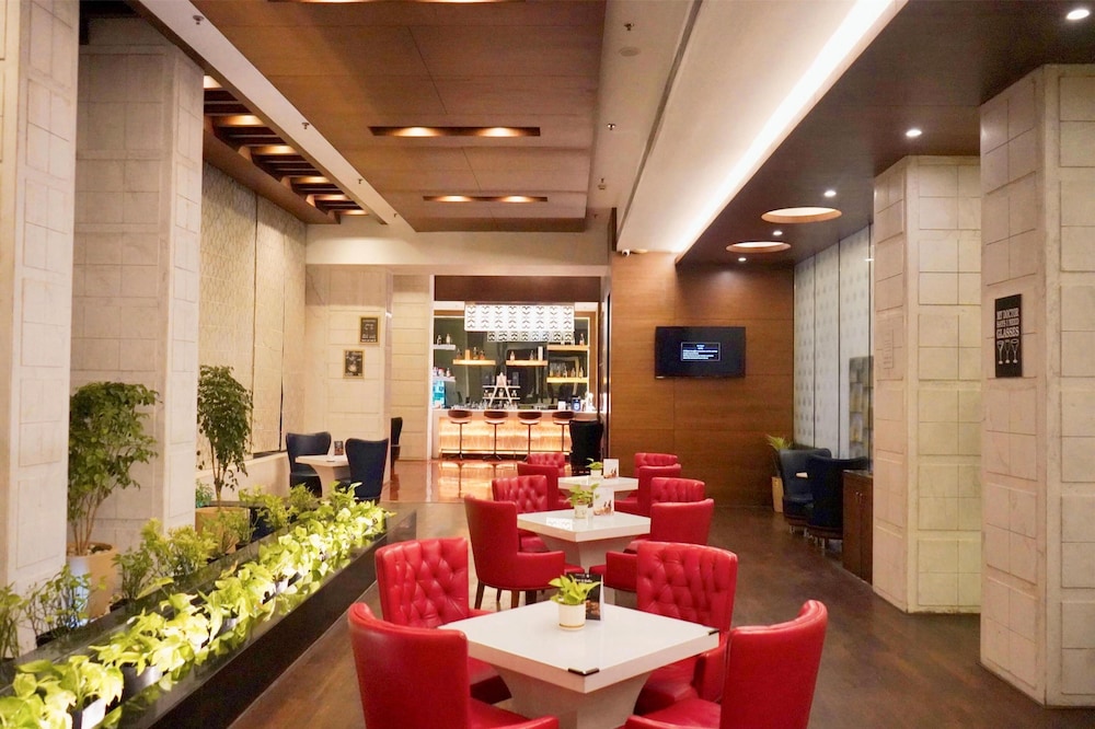 GOLDEN TULIP LUCKNOW 23/39