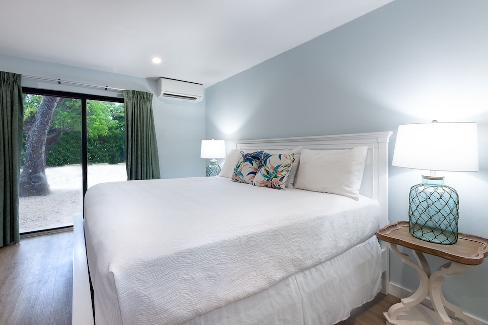 Rock Reef Resort 32/77