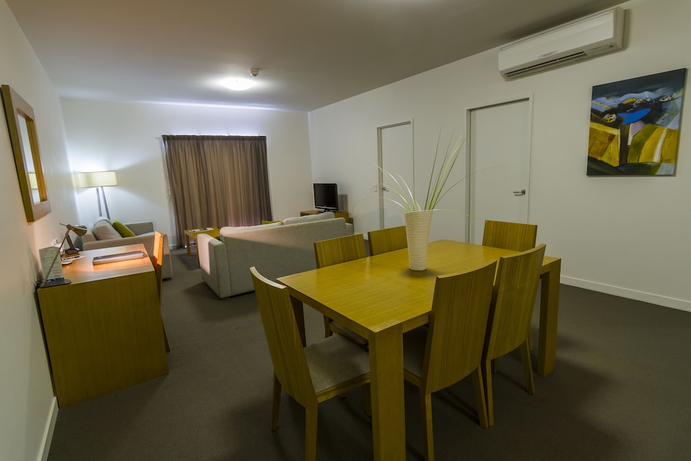 MainStay Suites Mackay 54/65