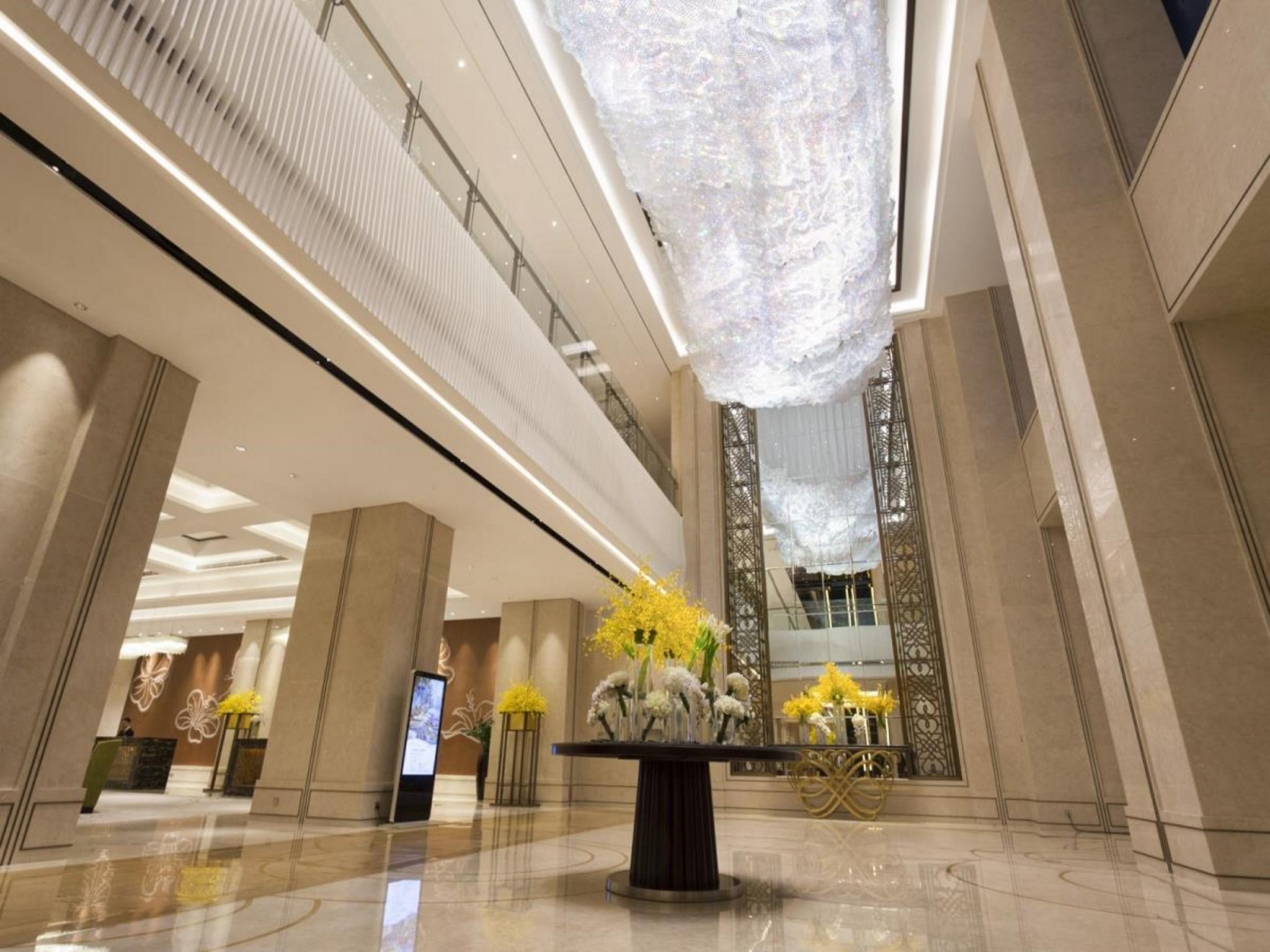 Ming Du Lakeside Hotel 4/30