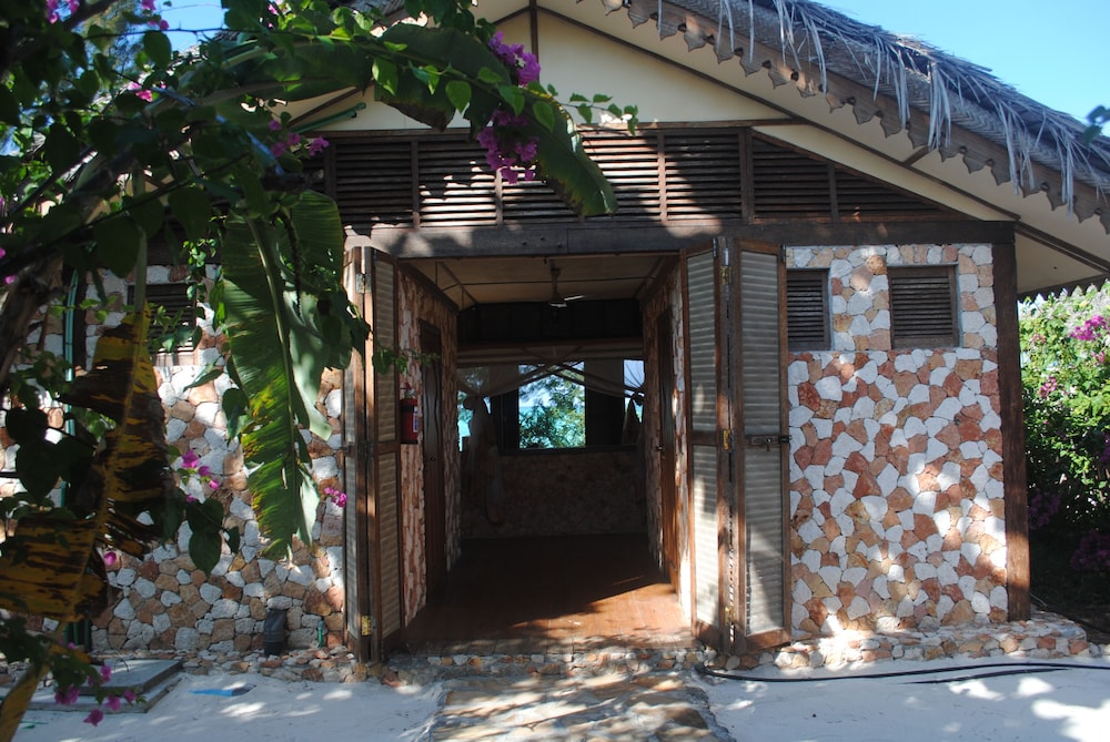 Seasons Lodge Zanzibar 7/74
